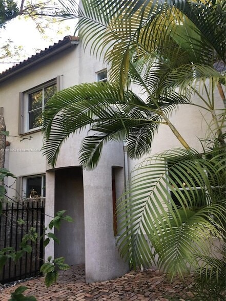 Photo - 3051 Center St Unit 9