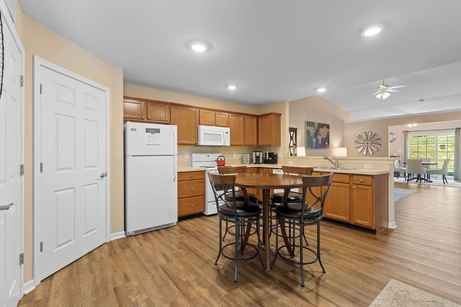 Photo - Redwood Westfield Myra Way