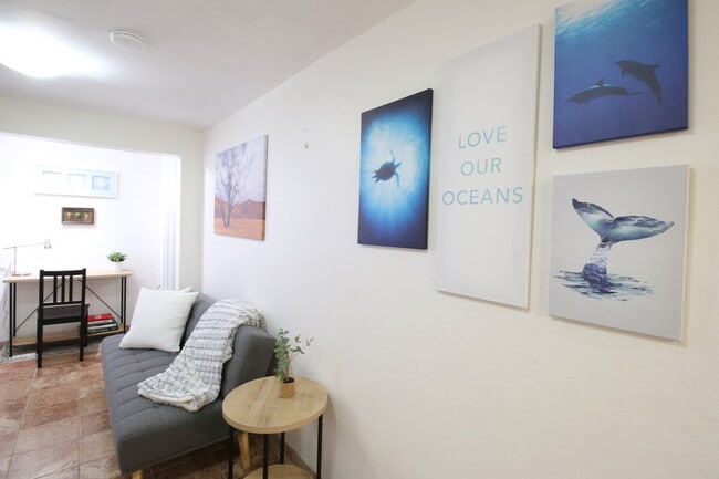 Building Photo - 2430 Alki Ave SW Unit ID1051267P