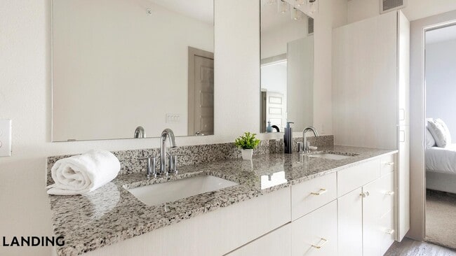 Building Photo - 18210 Park Row Blvd Unit 1375