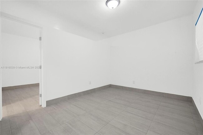 Photo - 13390 NE 6th Ave Unit 3