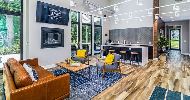 Photo - Grand Oaks