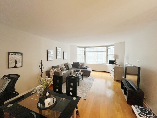 Photo - 535 N Michigan Ave Unit 1403