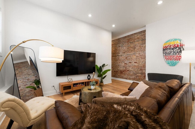 Photo - 1941 W Augusta Blvd Unit ID1381284P