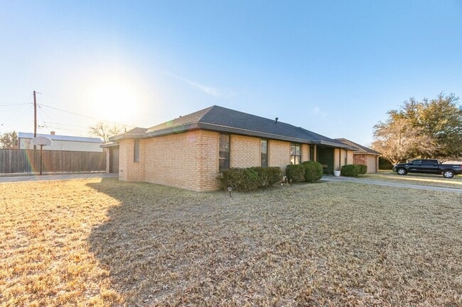 Photo - 3701 Oakmont Dr