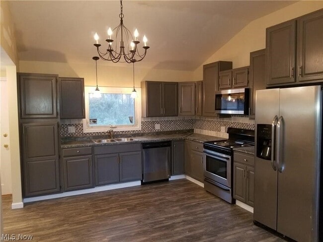 Photo - 2443 Amberly Dr