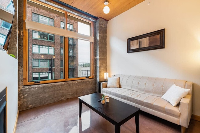 Photo - 2120 Commerce St Unit ID1045870P