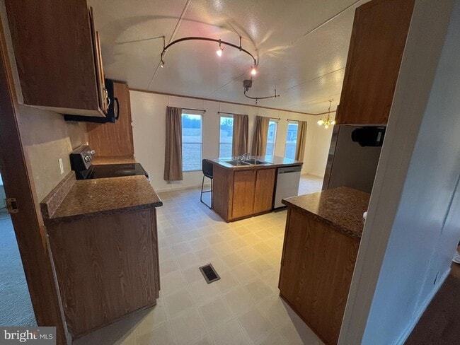 Photo - 5738 Big Stone Beach Rd