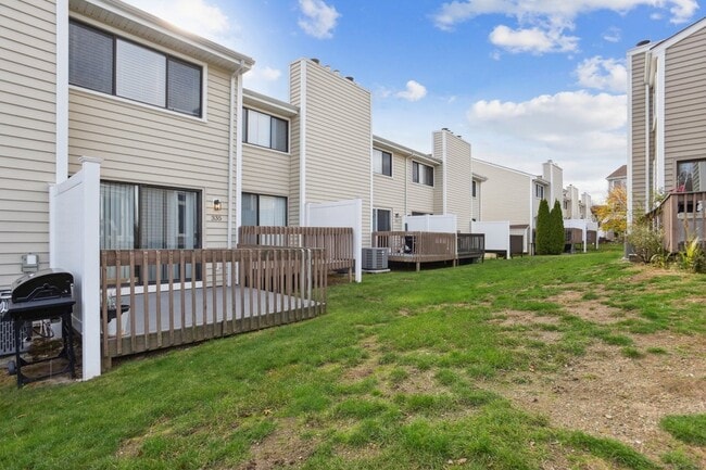 Photo - 335 Monticello Dr