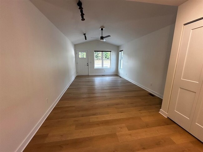 Photo - 530 State St