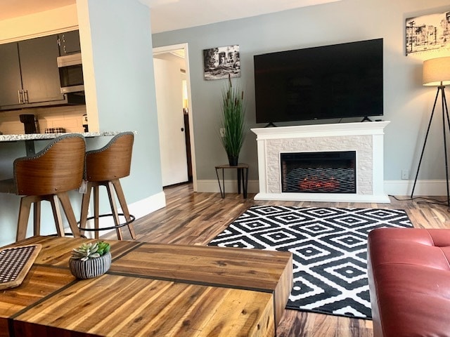 Corporate housing with short-term, flexible leases available. - 1700 9th St