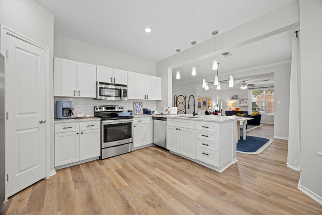 Photo - Heritage at Lakeside