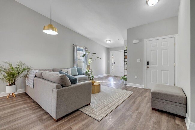 Photo - 1069 Lacey Ln