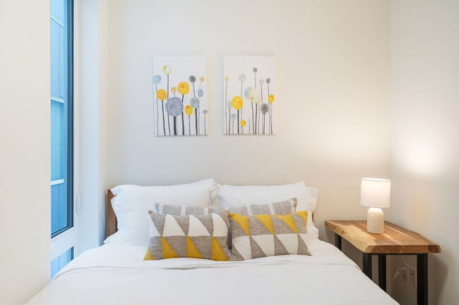 Photo - 1333 E Denny Way Unit ID1036021P