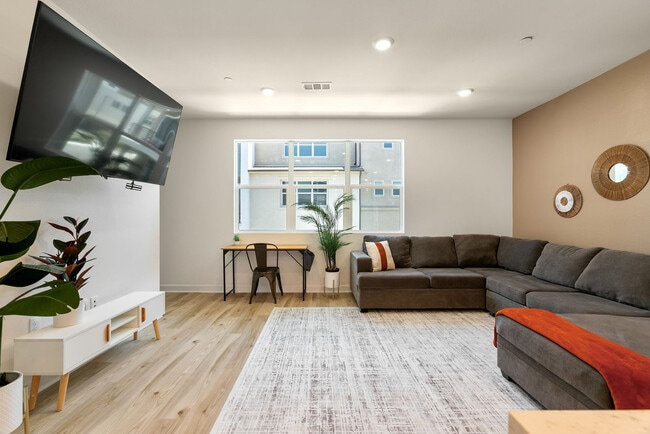 Building Photo - 777 Abby Dr Unit SI FL1-ID1559837P