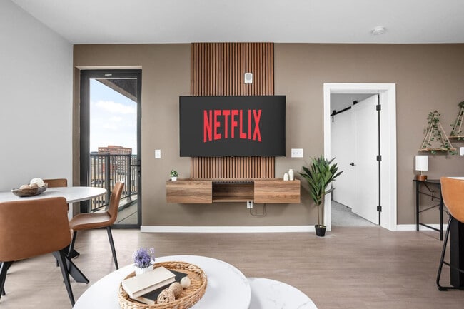 Building Photo - 421 N Pennsylvania St Unit ID1313948P