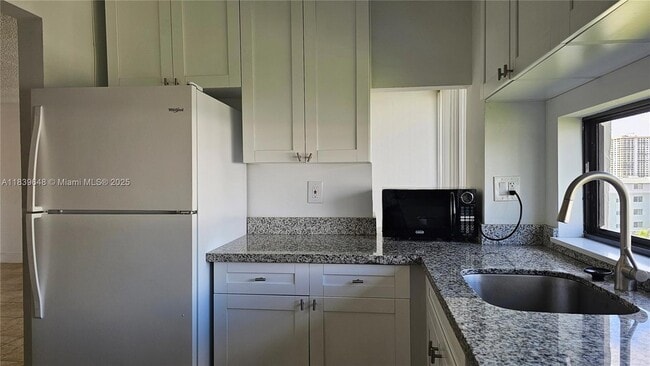 Photo - 17021 N Bay Rd Unit 710