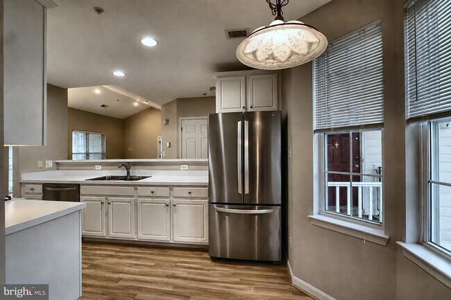 Photo - 25340 Lake Mist Square Unit 301