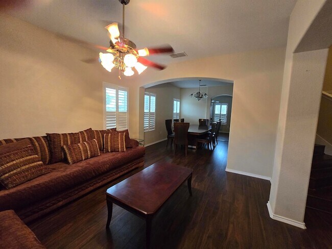 Photo - 123 Veracruz Dr