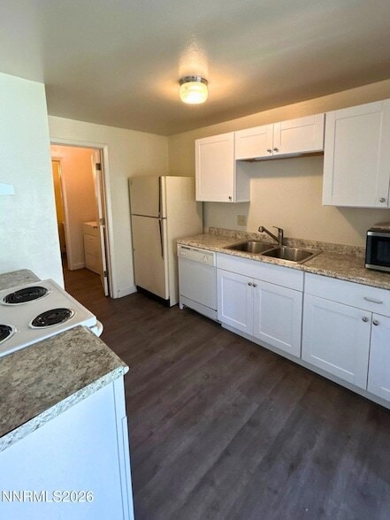 Photo - 1664 Manchester Way