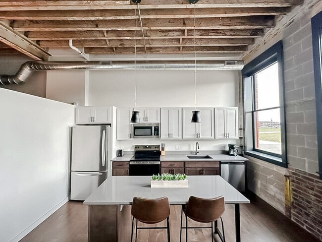 Photo - 605 W 4th St N Unit ID1352443P