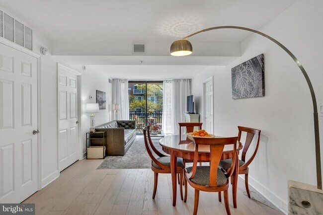 Photo - 3401 38th St NW Unit 407