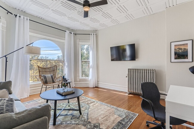 Building Photo - 2805 E 16th Ave Unit SI ID1026247P