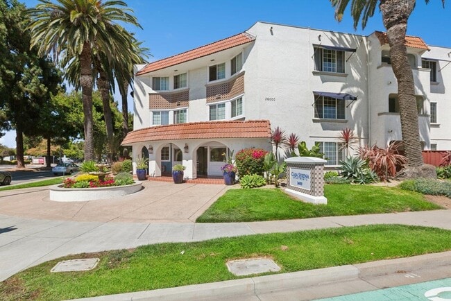 Building Photo - Casa Serena