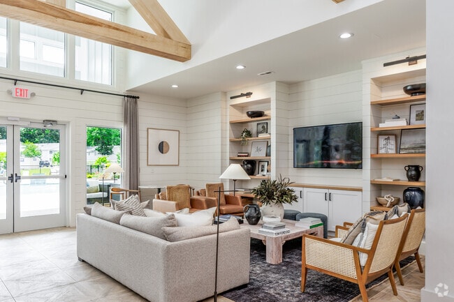 Interior Photo - Four Seasons