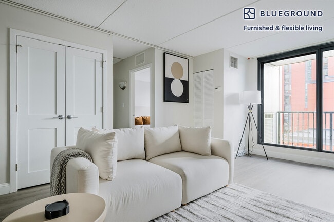 Building Photo - 812 Memorial Dr Unit FL4-ID1271