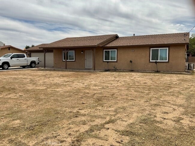 Building Photo - 17965 Live Oak St