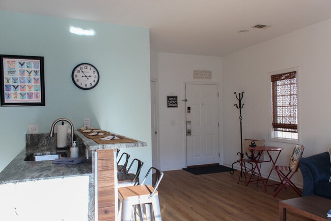 Photo - 205 Royal Poste Rd Unit SI ID1322126P