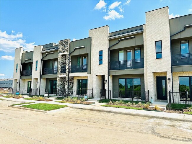 Photo - 1207 Doris May Dr