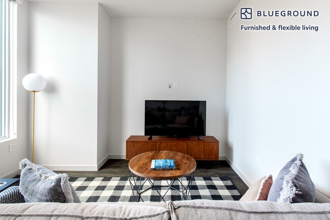 Photo - 2015 2nd Ave Unit FL17-ID70