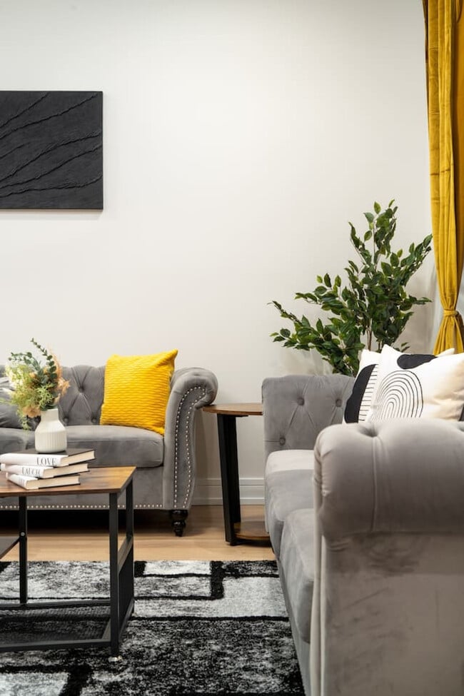 Building Photo - 3723 S Giles Ave Unit ID1228642P