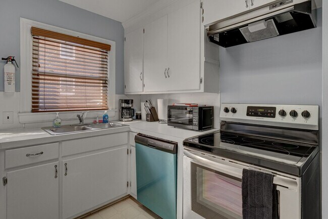 Photo - 814 N Buchanan Blvd Unit SI ID1388446P