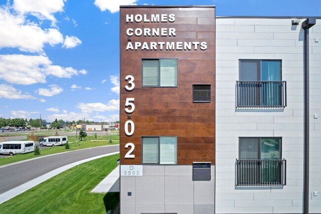 Photo - Holmes Corner Apartments