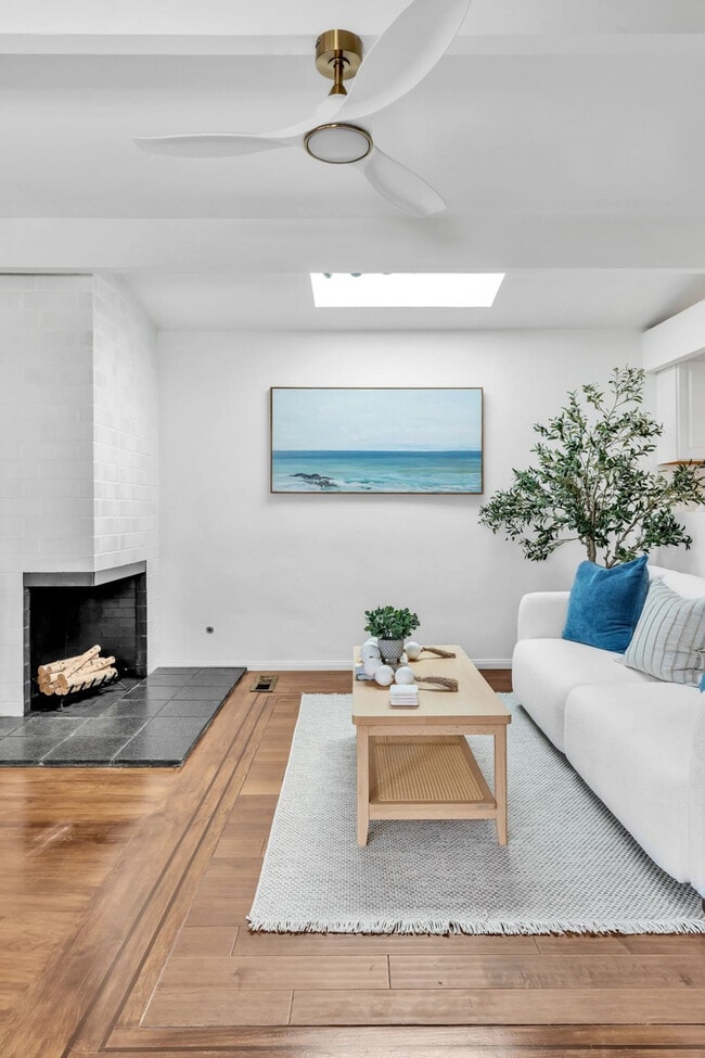 Photo - 4585 Saratoga Ave Unit ID1340732P