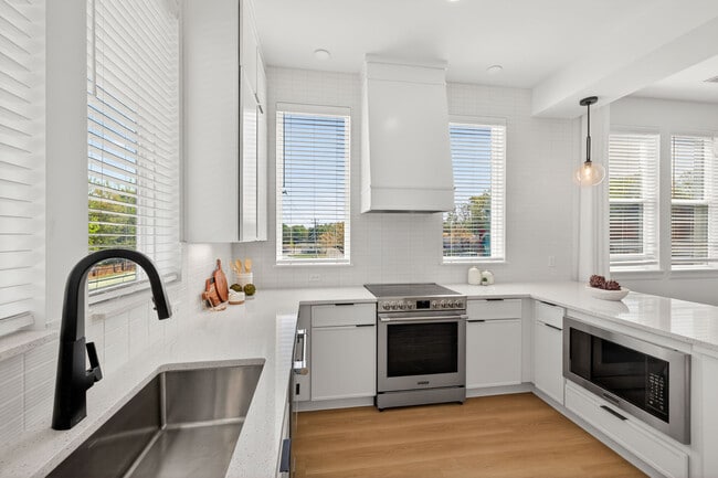 Photo - Ballantyne Townhomes at Elm