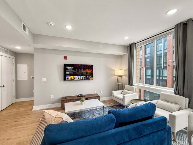 Building Photo - 626 N Delaware Ave Unit ID1055932P