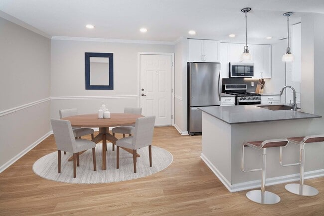 Building Photo - Riverwood at New Canaan