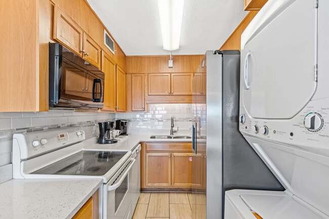 Photo - 8743 Thomas Dr Unit SI FL10-ID1355042P