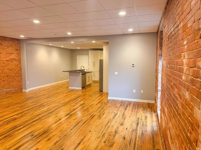 Photo - 623 1/2 Main Street Unit