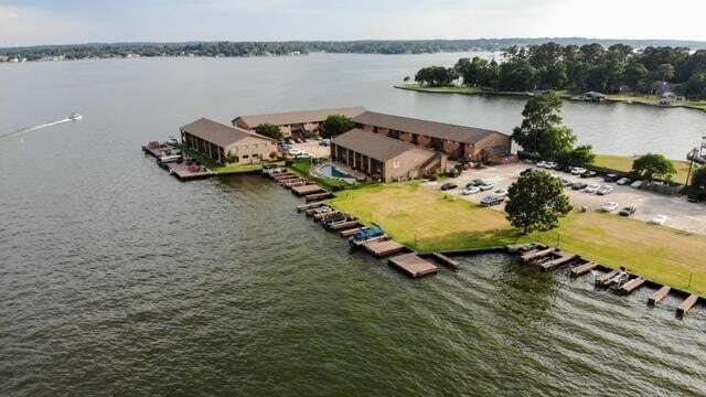 Building Photo - 801 River Rd Unit 1