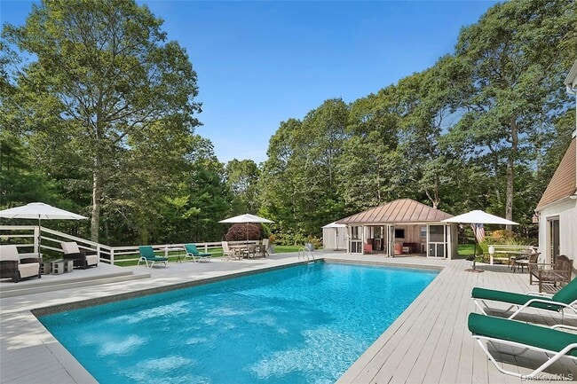 Building Photo - 11 Sandown Ct