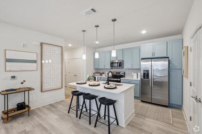 B1 - 2BR, 2BA - 1,021SF - Dining Area - Anchor Pointe Apartments