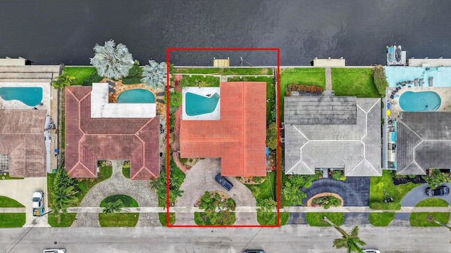 Building Photo - 1460 NE 57th Ct