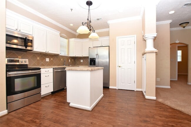 Photo - 405 Mc Kinney Ln