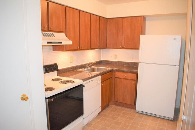 Photo - Chez Paree Apartments and Townhomes