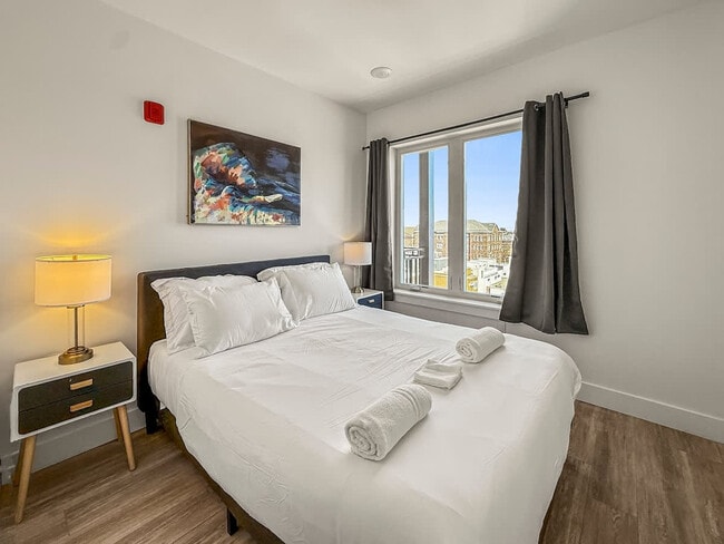 Photo - 2400 E Huntingdon St Unit ID1075555P